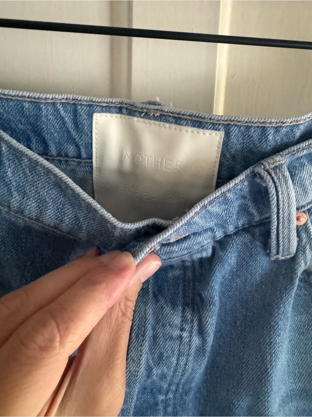 MOTHER Superior Lil’ Dodger Button Hover Cuff Light Wash Wide-Leg Cuffed Jeans - Picture 7 of 9
